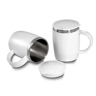 Caneca plástica com área interna em inox